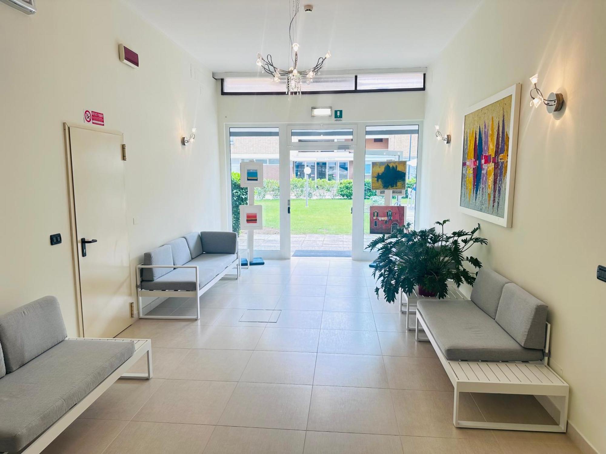 Hotel Laura Bibione Buitenkant foto